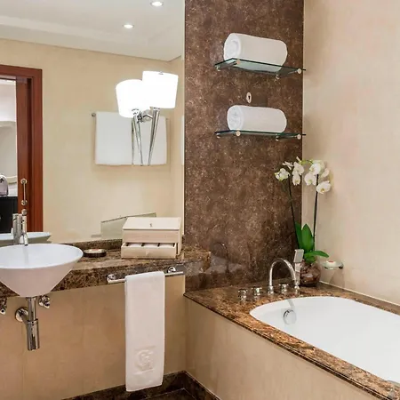 Grosvenor House, A Luxury Collection Hotel, Dubai Exterior photo A bathroom in a hotel