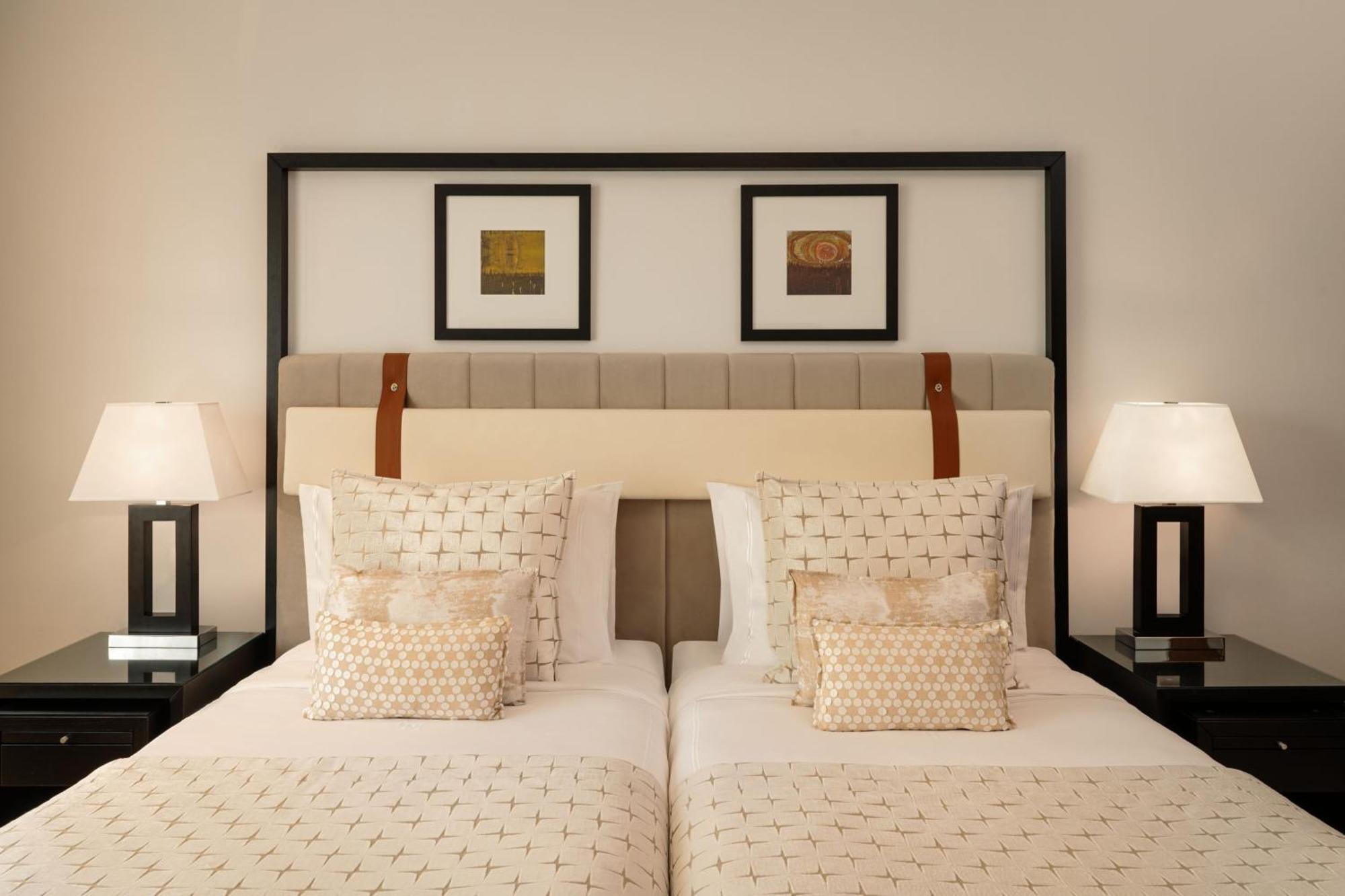 Hotel Grosvenor House, A Luxury Collection Hotel,